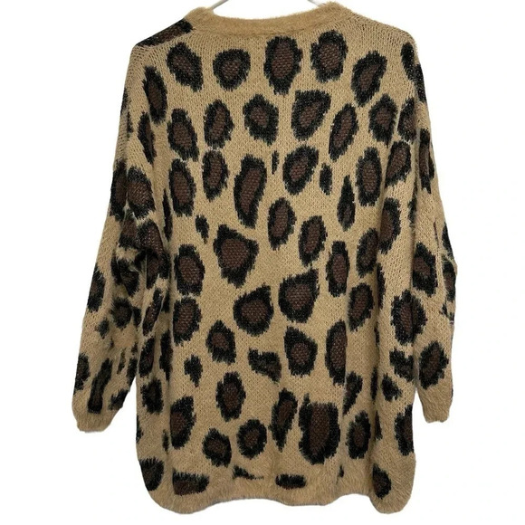 Altar’d State women’s leopard print long sleeve sweater.size small/medium - Picture 2 of 6